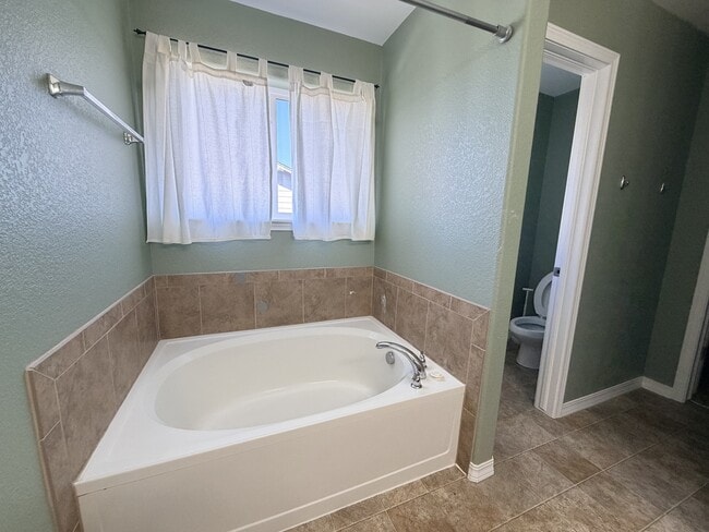 Building Photo - 9545 Sand Myrtle Dr