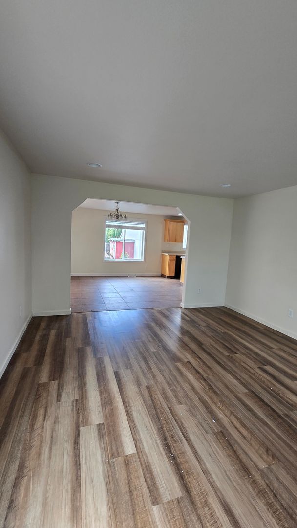 Building Photo - 340 S Dovetail Ct