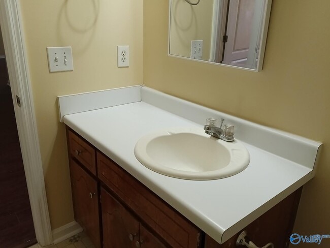 Building Photo - 217 Falcon Ridge Dr