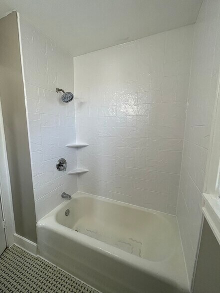 Building Photo - 3028 S 47th St