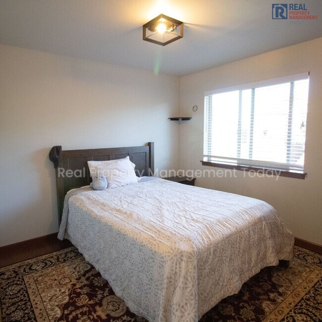 Building Photo - 4 Bedroom House in Puyallup! (Virtual Tour...