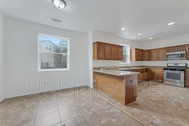Building Photo - 2443 W Pikes Peak Dr