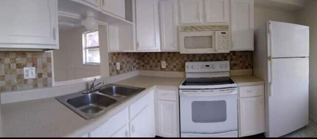 Primary Photo - 4621 Alma St