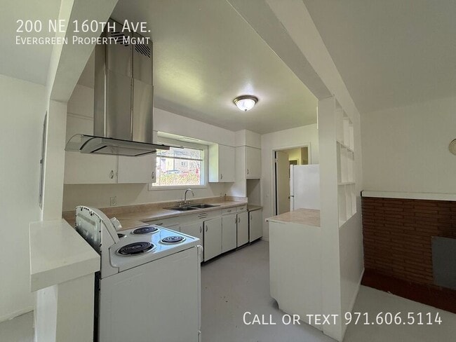 Building Photo - 200 NE 160th Ave