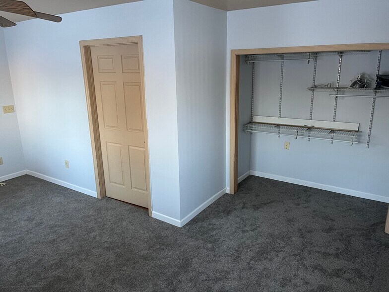 Building Photo - 727 Bellevue Ave