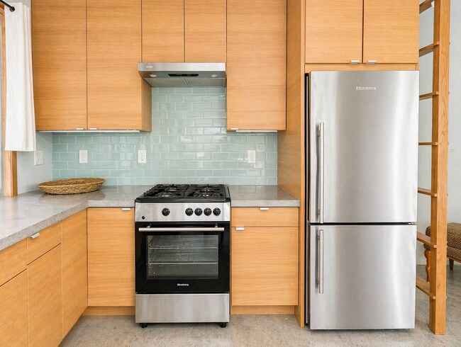 Building Photo - Fabulous "Microhome" in Kenilworth Area!