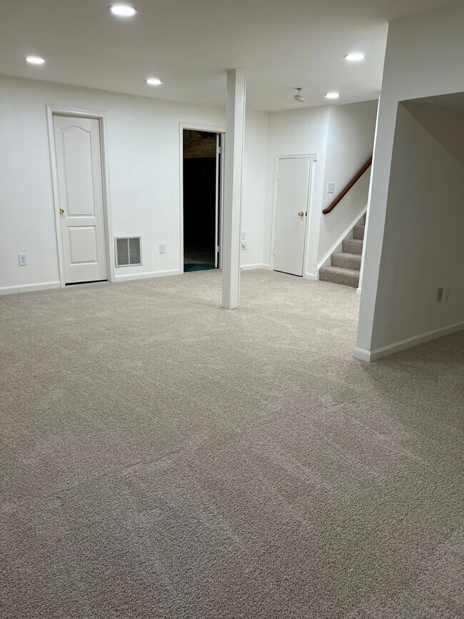 Building Photo - 3025 Windy Knoll Ct