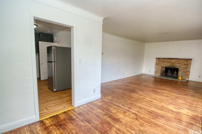 Building Photo - 255 G St