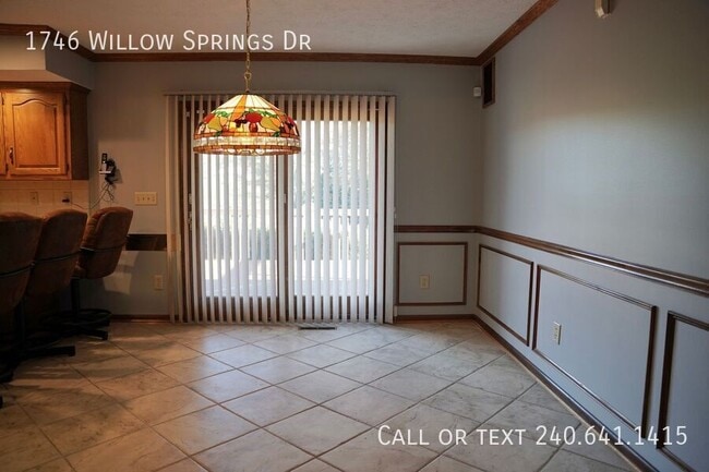 Building Photo - 1746 Willow Springs Dr