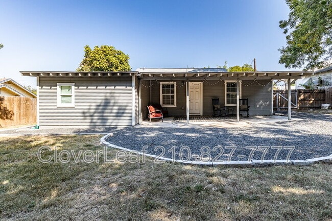 Building Photo - 210 Dumoulin Ave