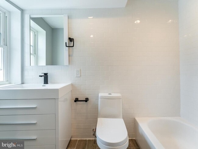 Bathroom 2 - 2232 Manton St