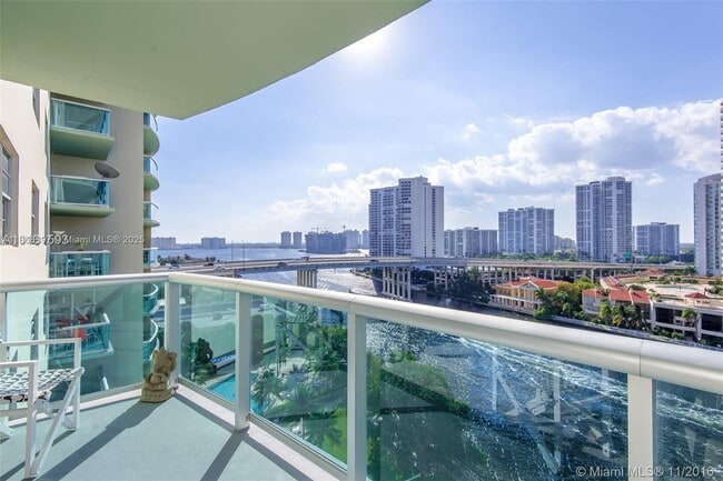 Primary Photo - 19390 Collins Ave
