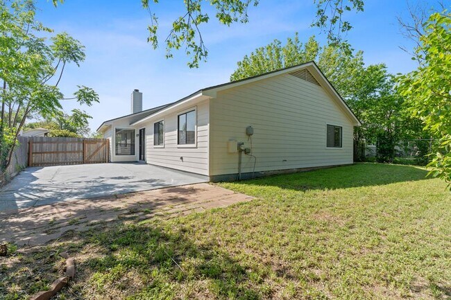 Building Photo - 11500 Ruffed Grouse Dr