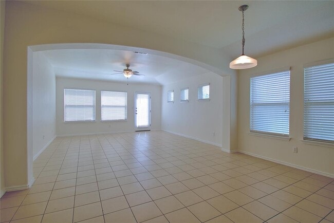 Building Photo - 16724 Ruggio Rd