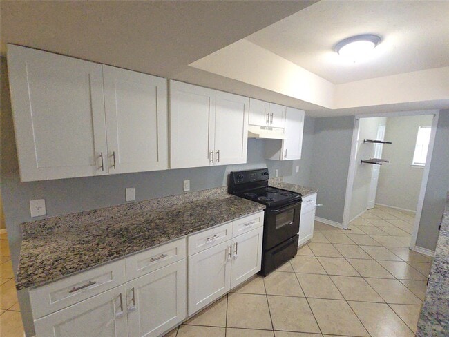 Building Photo - 3906 Postwood Dr