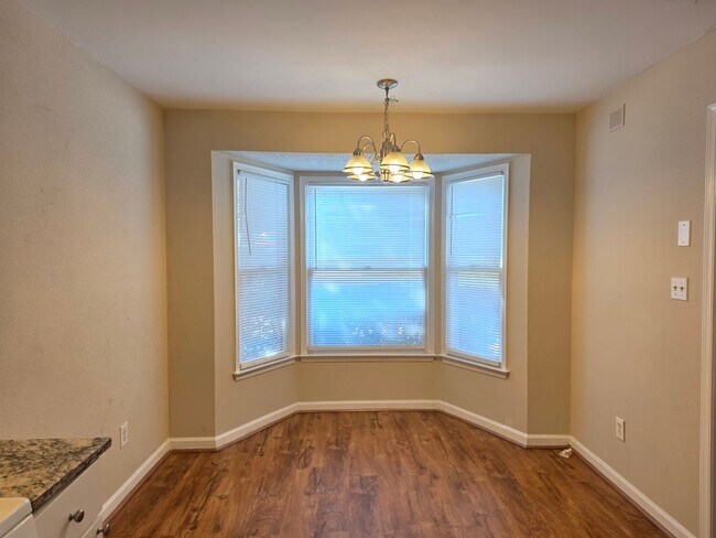Building Photo - 1225 Oakplace Dr SW