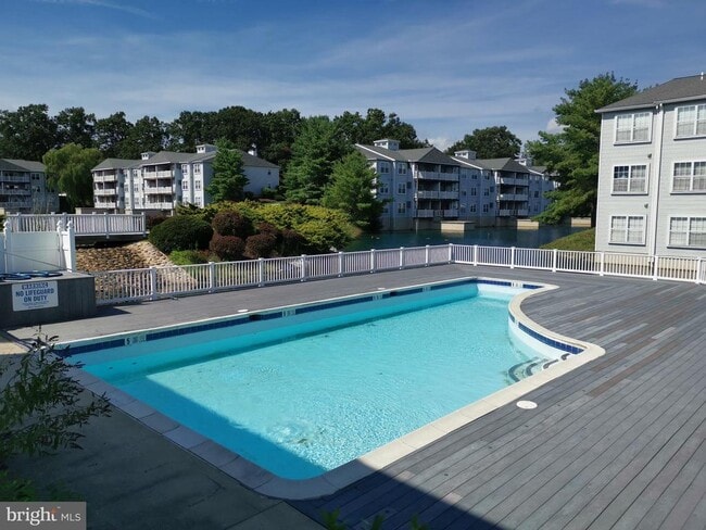 Building Photo - 306 Waters Edge Dr