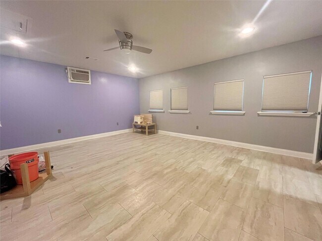 Building Photo - 8702 Dawnridge Cir