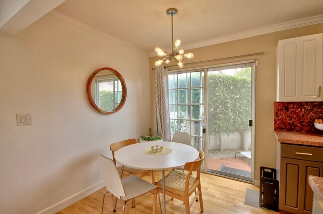 Building Photo - 631 Pacific St