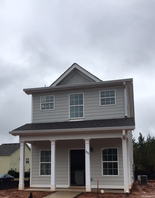 Building Photo - 305 Lorien Way