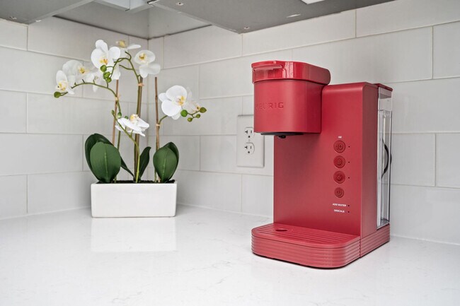 Building Photo - 542 Boulevard NE