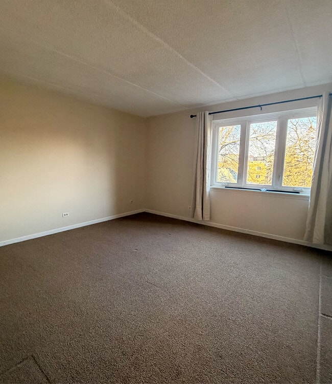 Building Photo - 1551 Ashland Ave