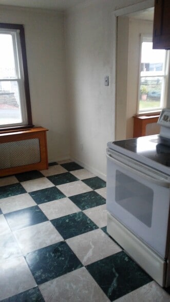 Building Photo - 925 Scalp Ave