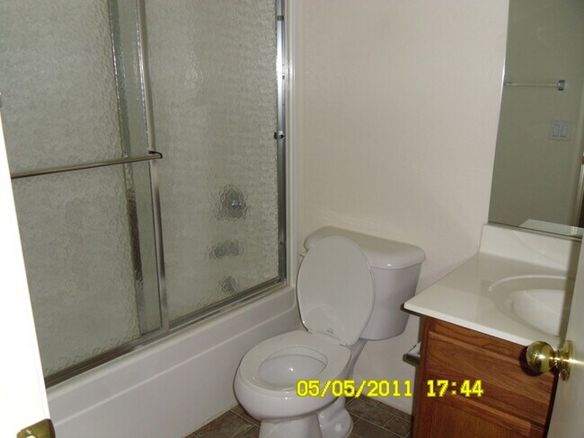 Building Photo - Rare to find Single level 3 bed in Camel back ranch