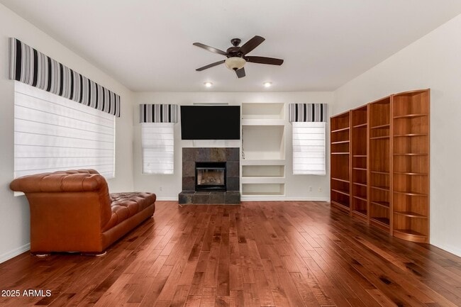 Building Photo - 10573 E Sheena Dr