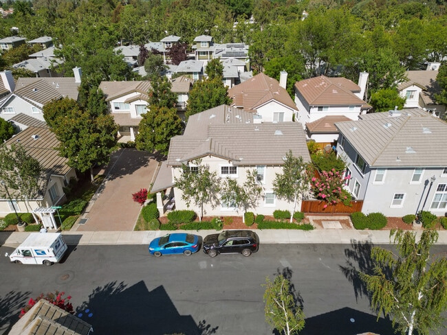 Building Photo - 5884 Cedarwood Cmn