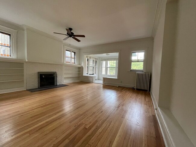 Building Photo - 1233 Judson Ave
