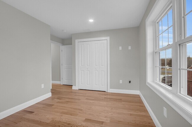 Building Photo - 88 Main St