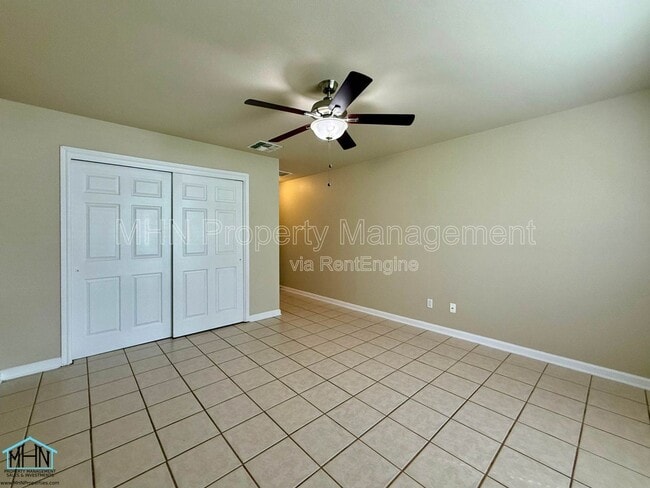 Building Photo - 5603 Lakebend W Dr