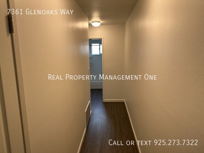 Building Photo - 7361 Glenoaks Way