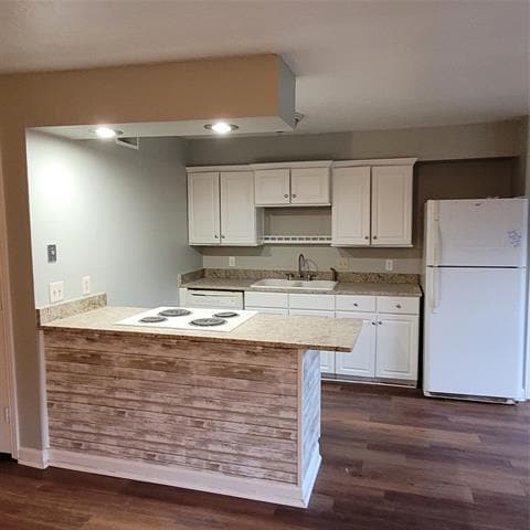 Building Photo - 6536 Meadowview Ln