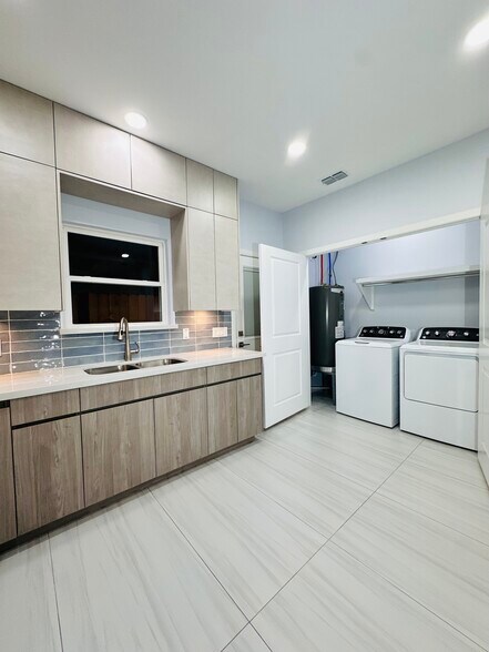 Laundry - 11313 N 25th St