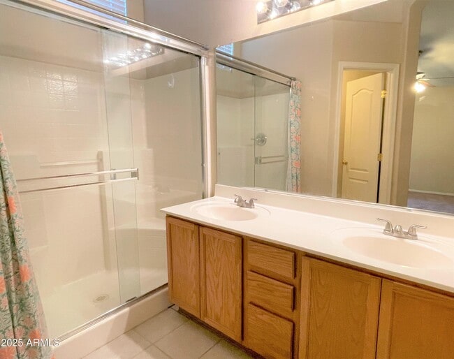 Building Photo - 8162 W Pontiac Dr