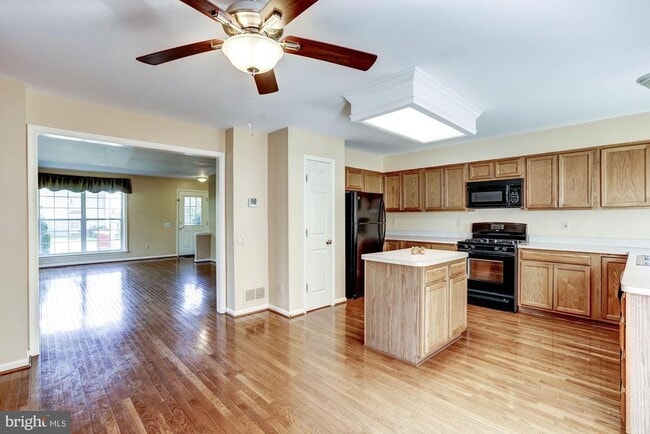 Building Photo - 43315 Parlor Square