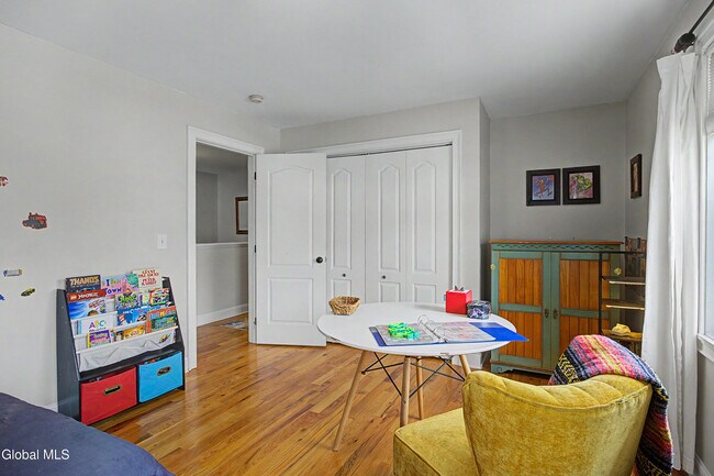 Building Photo - 8 Furlong St