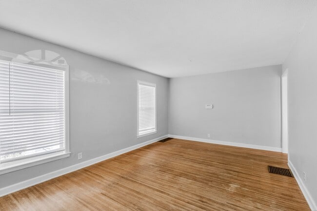 Building Photo - 5017 Indianola Ave