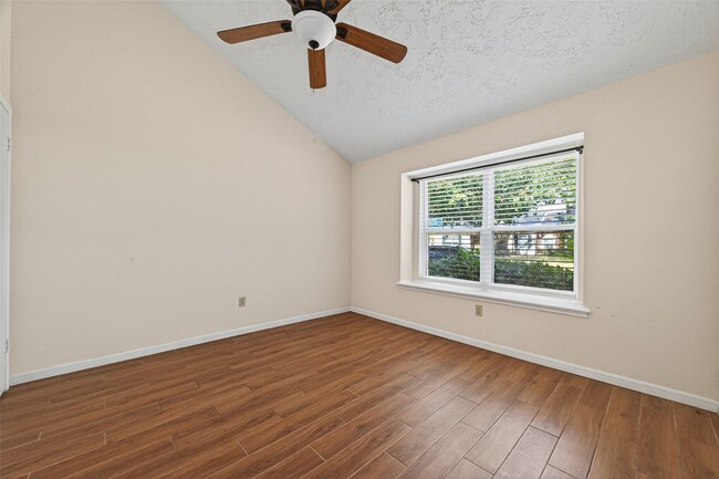 Building Photo - 10913 Bexley Dr