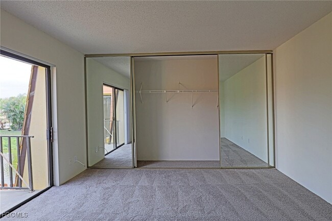 Building Photo - 1526 Park Meadows Dr