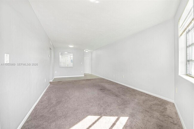 Building Photo - 1715 NE Miami Gardens Dr