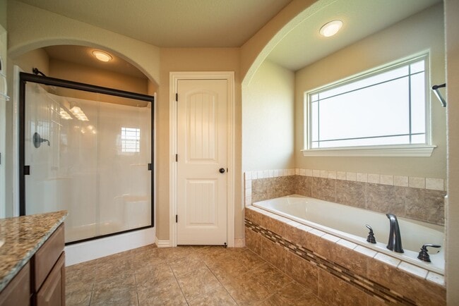 Building Photo - ***704 SW Cabriolet St***