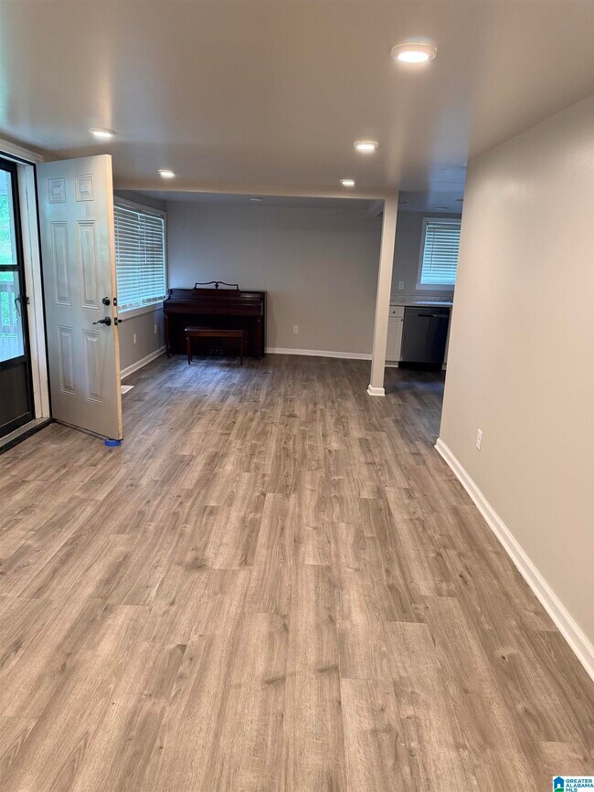 Building Photo - 8551 Griffin Ave