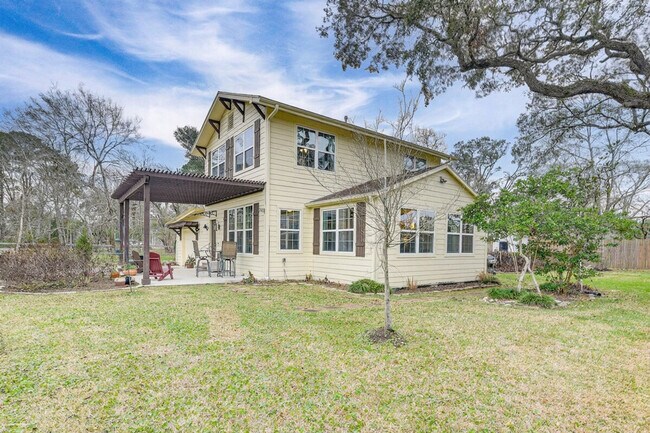 Building Photo - 5313 Palm Dr