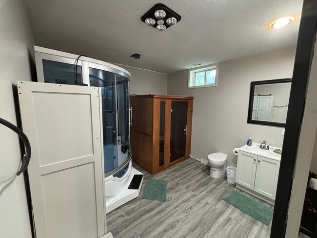 Building Photo - 4320 SW Gull Point Dr