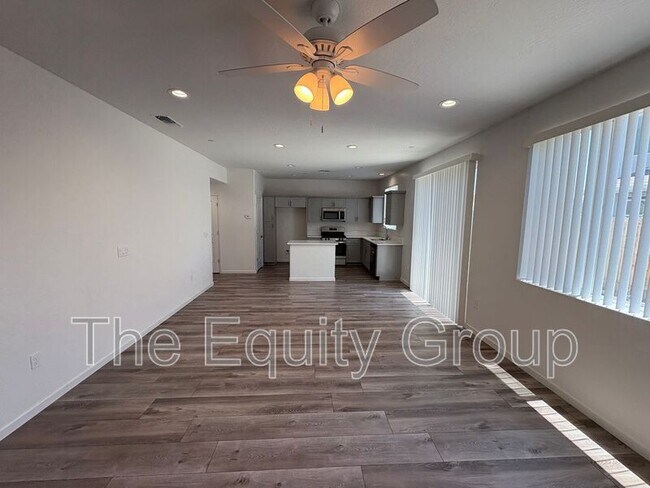 Building Photo - 1105 W Sedona Ave