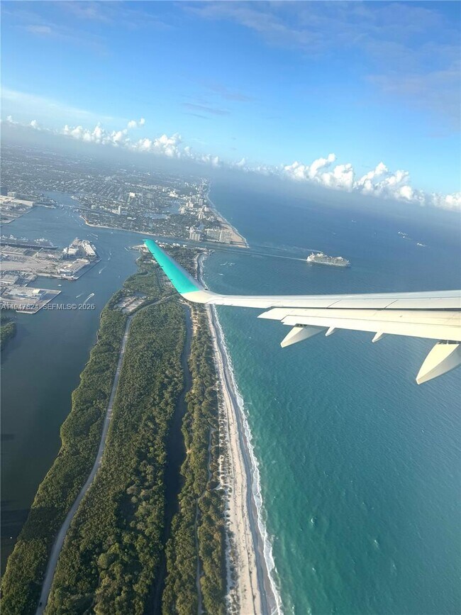 Building Photo - 2100 S Ocean Ln