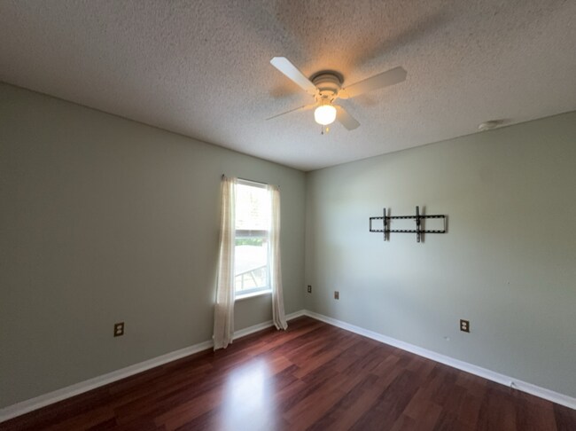 Building Photo - 1431 Teal Dr